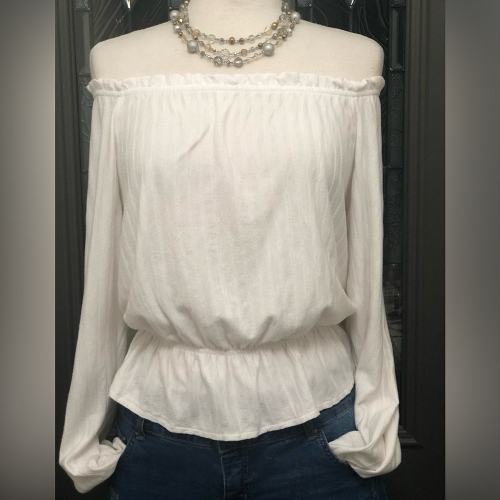 H&M White Off-Shoulder Peasant Blouse